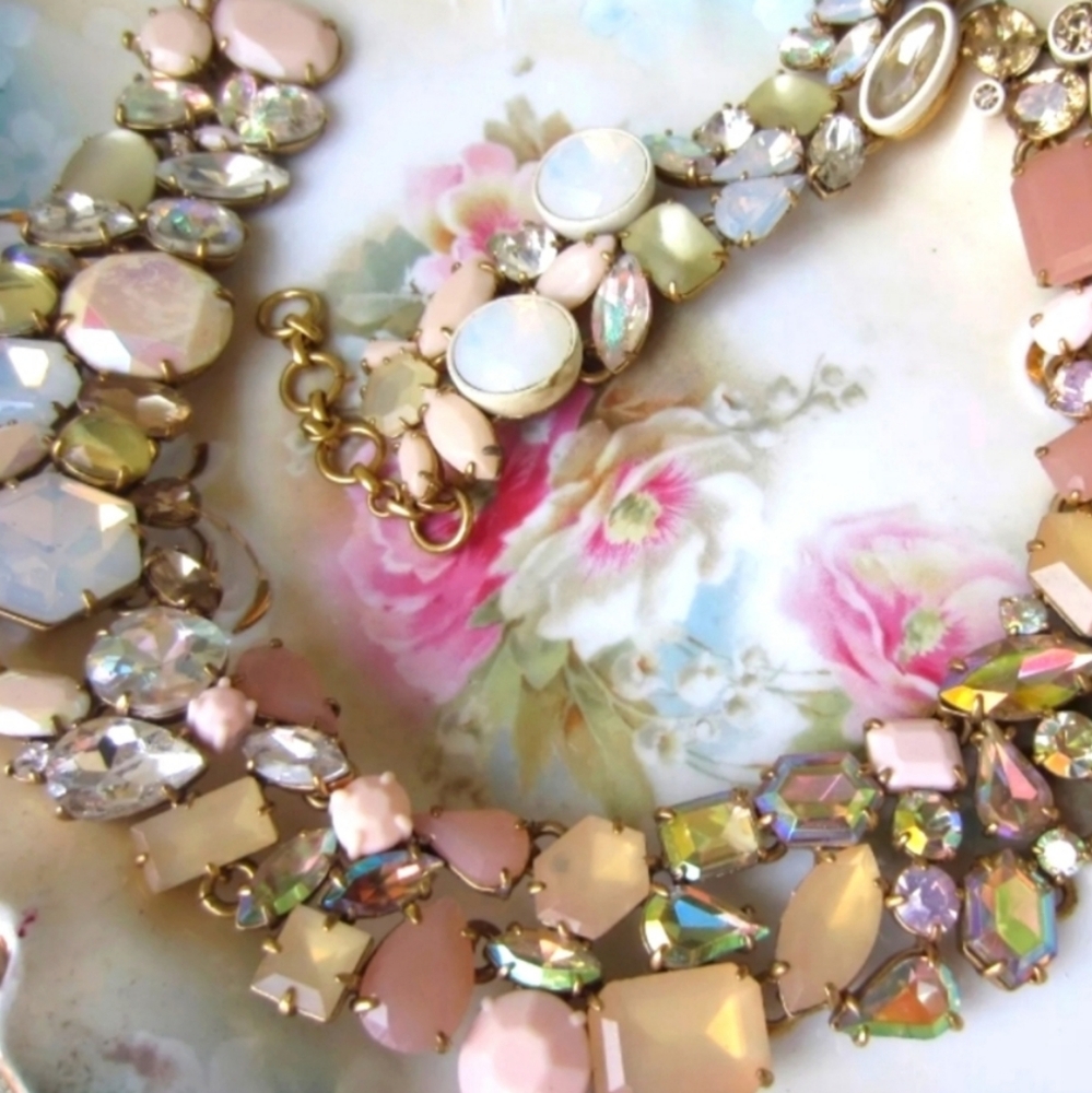 Pink Ombre Brûlèe Wreath Necklace